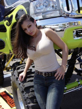 Aliya K, 35, Singapore