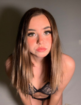 Anncarr, 23, United States