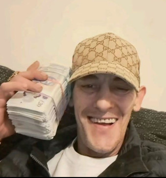 Cam Bob, 18, United Kingdom