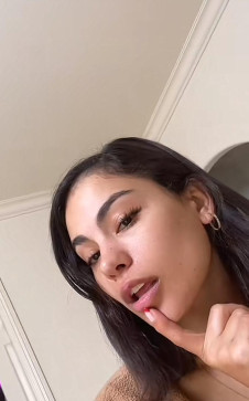 Rachel880, 32, United States