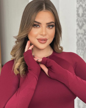 Ayesha, 18, United Kingdom