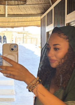 Selina, 40, United States