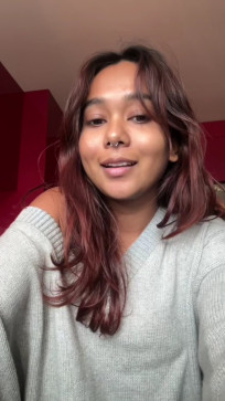 Mia, 19, United States