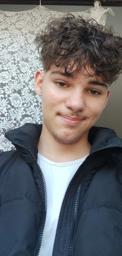 Jsisi Jsnem, 18, Romania