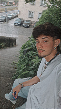 FRED, 25, Costa Rica