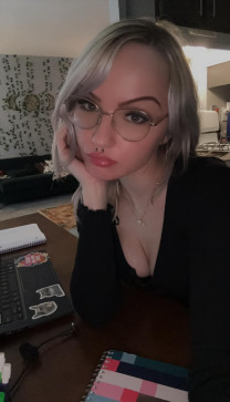 Jenna, 22, United States