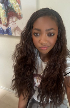 Olivia, 18, United States