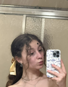 Adriane, 18, United States