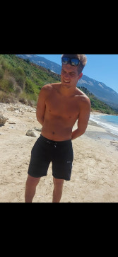 Johnny, 29, United Kingdom