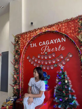 Julia, 19, Philippines