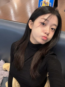 Eun-ji, 19, South Korea