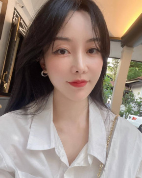 Lina Stans, 32, Australia