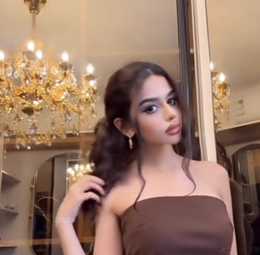 Danahdream, 18, Bahrain