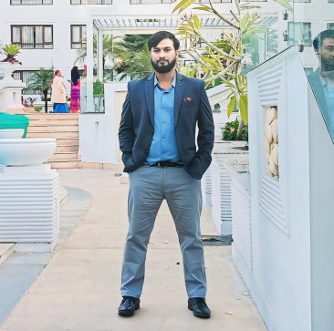 Raza, 24, Philippines