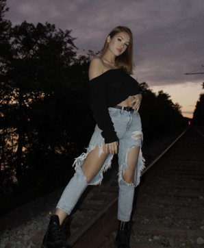 Debbie Daisy, 35, United States