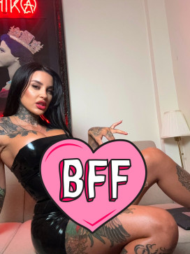 Linda Miles, 27, United States