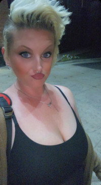 Candace, 33, United States