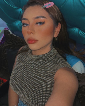 Julie R, 22, United States