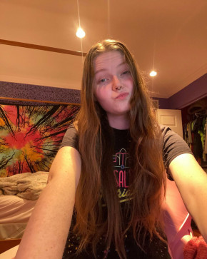 Bella, 25, United States