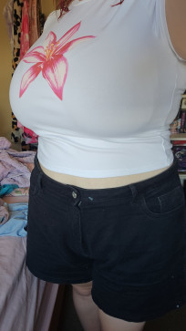 Violet, 18, Australia