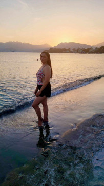 Ley Na, 43, Philippines