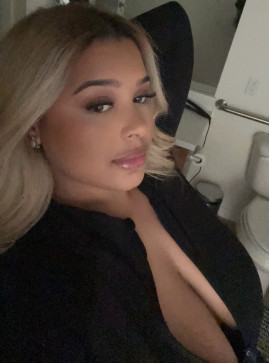 Alex Sandra, 35, United States