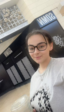 Ashley, 25, United States