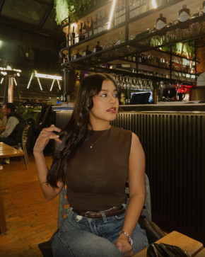 Mia Daniels, 26, United States