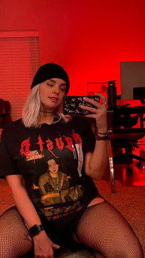 Katrin Naomi Mommy , 24, United States