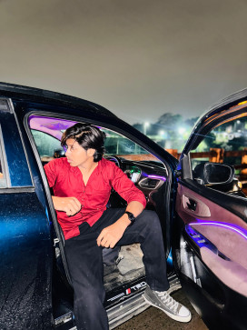 HeyKaifHere, 25, India