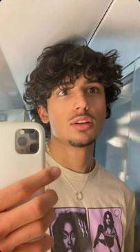 Llamadestroyer, 21, Australia