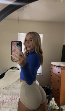 Ava, 25, United States