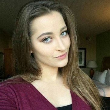 Maria Jones, 33, United States