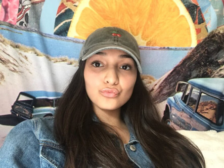Alyssa, 20, India
