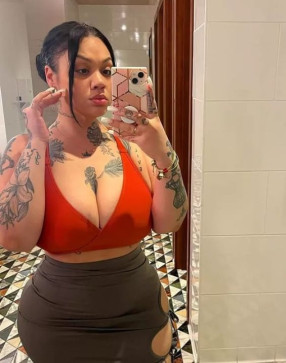 Kristy Santos, 33, United States