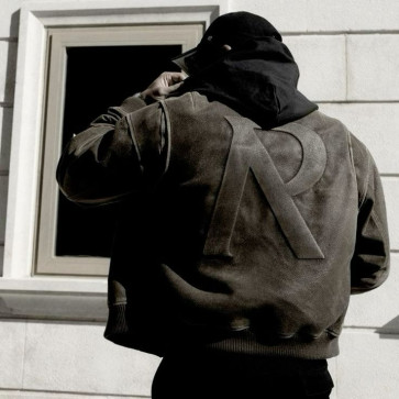 Delusional, 26, India