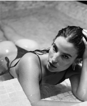 Vanessaa, 27, United States