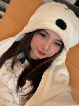 Maxine, 35, United States