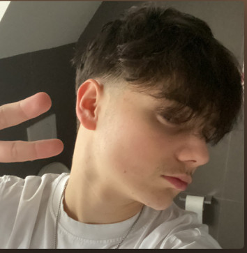 Guik Mani, 18, Spain