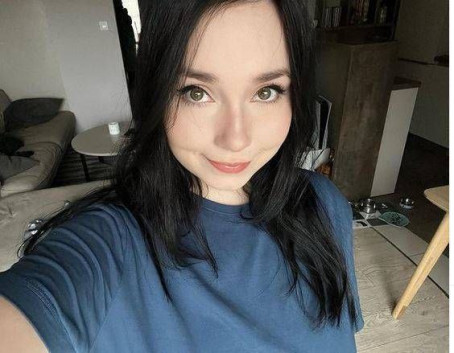 Jenny X, 22, United States