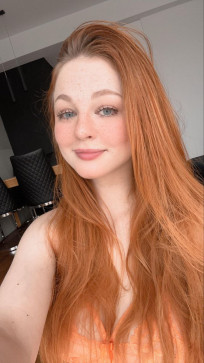 Emilyslst, 18, United States