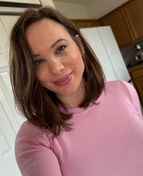 Anngleason, 34, United States