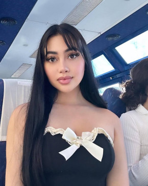 Laura Williams, 25, United States