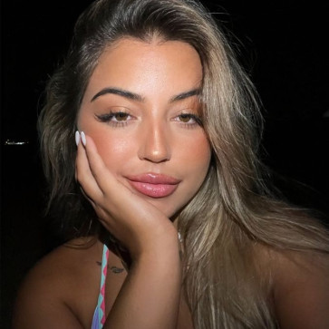 Leona, 32, United States