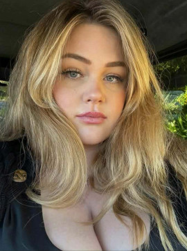 Elina Rose, 18, United States Minor Outlying Islands