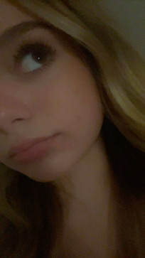 Adrianaa, 18, United States