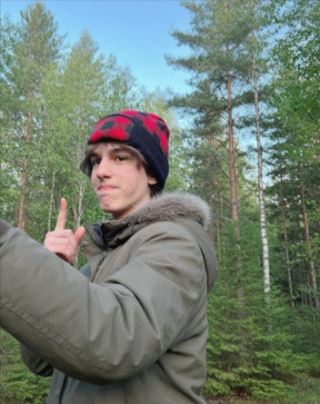 Chilln, 18, United States