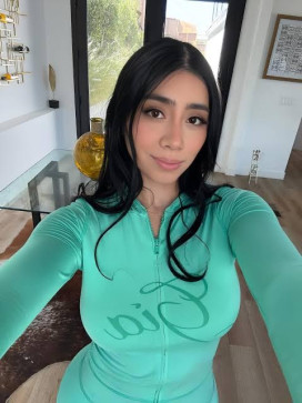 Aria Leo, 35, United States