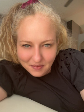 Ruth Lynne, 45, United States