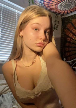 Jule Xx, 18, United States